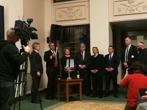 חנוכה בבית נשיאת ליטא
